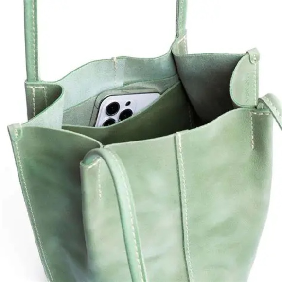 Portland Leather MEDIUM CROSSBODY TOTE Cucumber Green NEW in Box - Picture 2 of 15